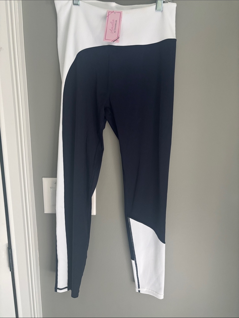 Colorblock High-Rise Leggings in Black & White - Women